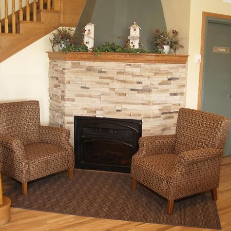 Lakeview Inns & Suites - ブランドン エクステリア 写真