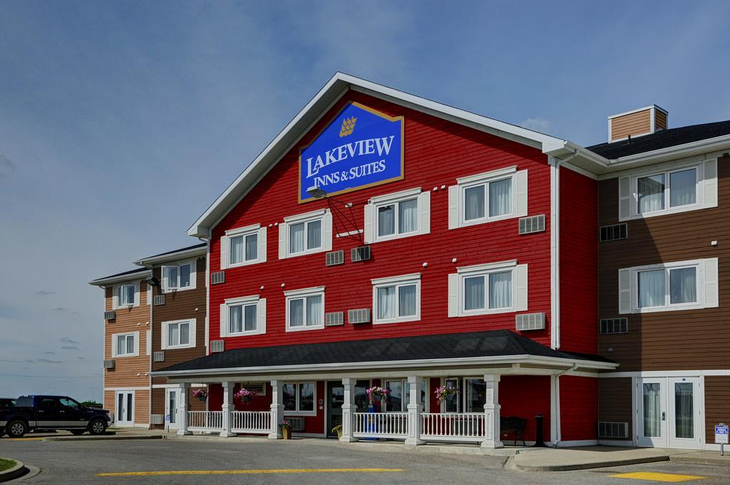 Lakeview Inns & Suites - ブランドン エクステリア 写真
